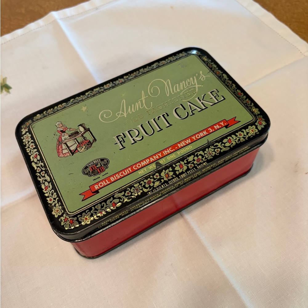 Vintage Aunt Nancy's Fruit Cake Tin
